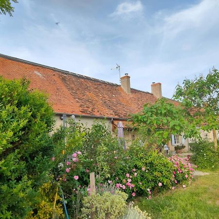 Gite de la Maison Fort Vereaux Extérieur photo