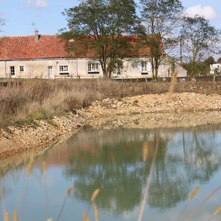 Gite de la Maison Fort Vereaux Extérieur photo