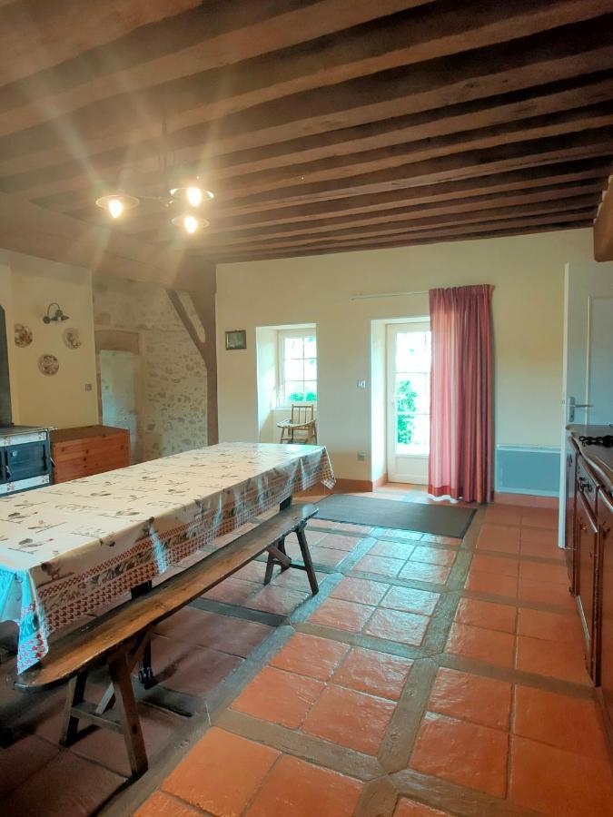 Gite de la Maison Fort Vereaux Extérieur photo