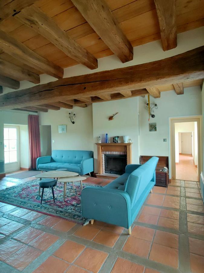 Gite de la Maison Fort Vereaux Extérieur photo