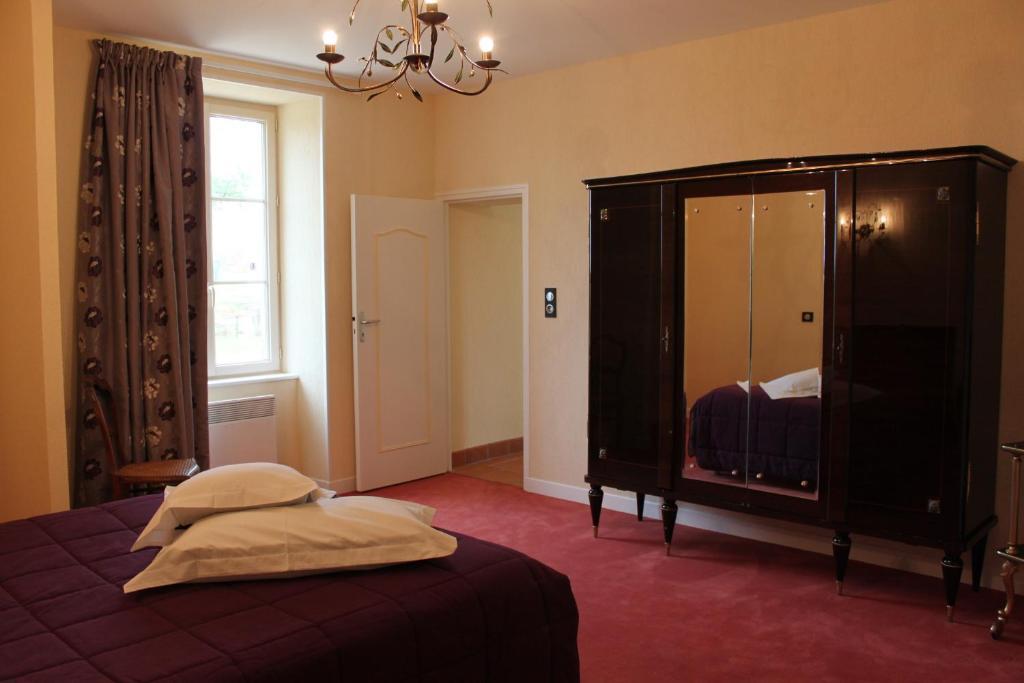 Gite de la Maison Fort Vereaux Chambre photo